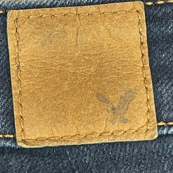 Women’s Blue 14 American Eagle Stretch Short Capri’s - Picture 10 of 15